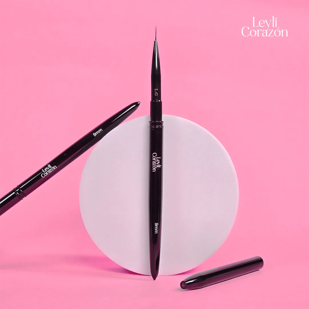 LINER BLACK 9MM LEYLI CORAZON 1 Leyli Corazón LINER BLACK 9MM LEYLI CORAZON